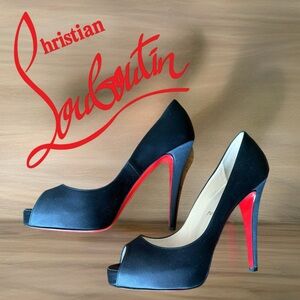 Size 40 black CHRISTIAN LOUBOUTIN
SATIN PEEP-TOE pumps